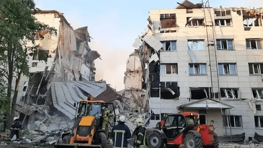 Ataque con drones en Lugansk deja dieciséis víctimas mortales 1 image