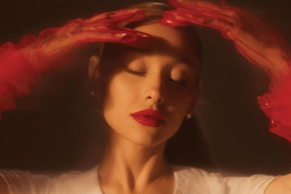 Ariana Grande estrena sencillo y anuncia nuevo álbum 1 Ariana