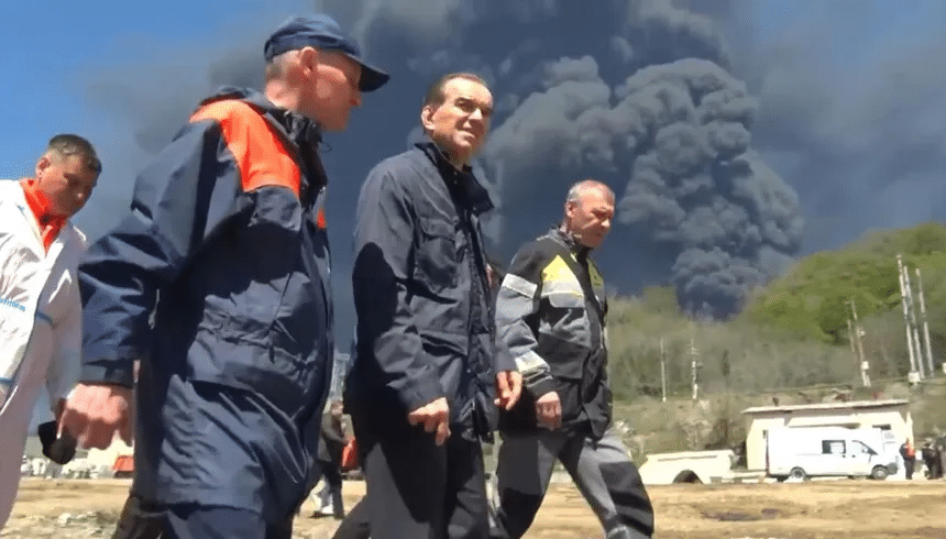 Ataque ucraniano incendia instalaciones petroleras rusas 1 image