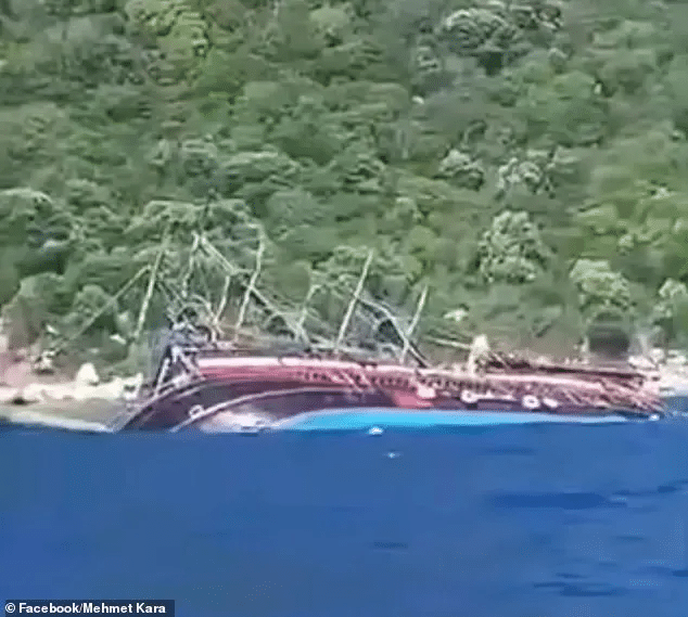 Barco turístico se hunde en Turquía sin dejar víctimas 1 image