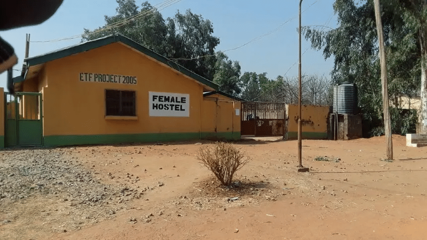 Secuestran al menos a treinta estudiantes de una escuela en Nigeria tras un ataque de hombres armados 1 image