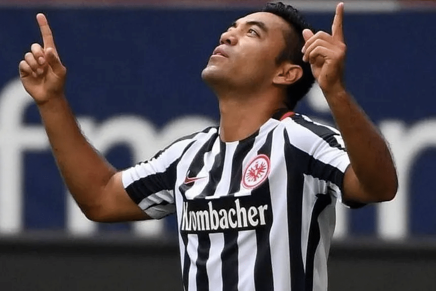 Marco Fabián llevará a su club europeo a torneo de la UEFA 1 image