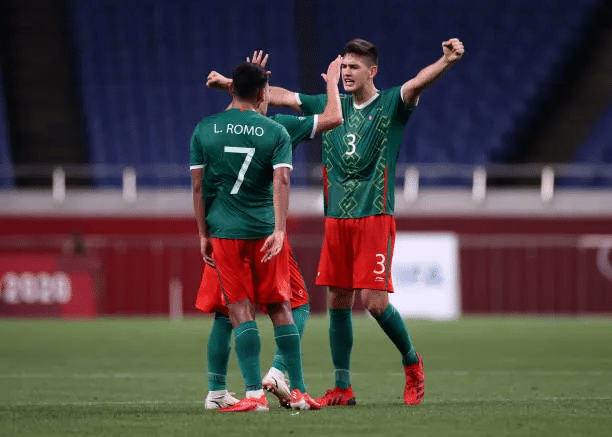 César Montes y Luis Chávez se integran a la selección mexicana rumbo al Mundial 1 image