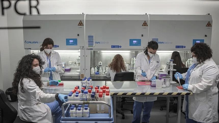 Investigadores denuncian que la burocracia asfixia la labor científica en Europa 1 image