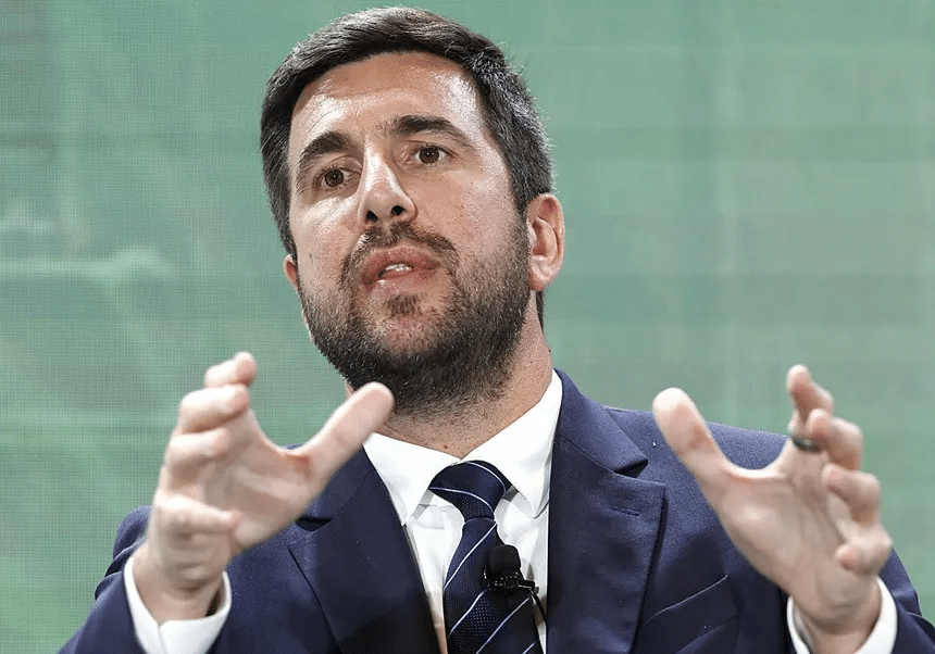 Enrique Riquelme alza la mano y desafiará a Florentino Pérez 1 image
