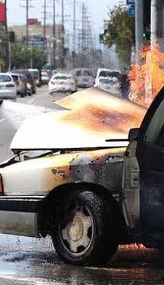 Se incendia auto