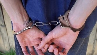 Arrestan a dos infractores