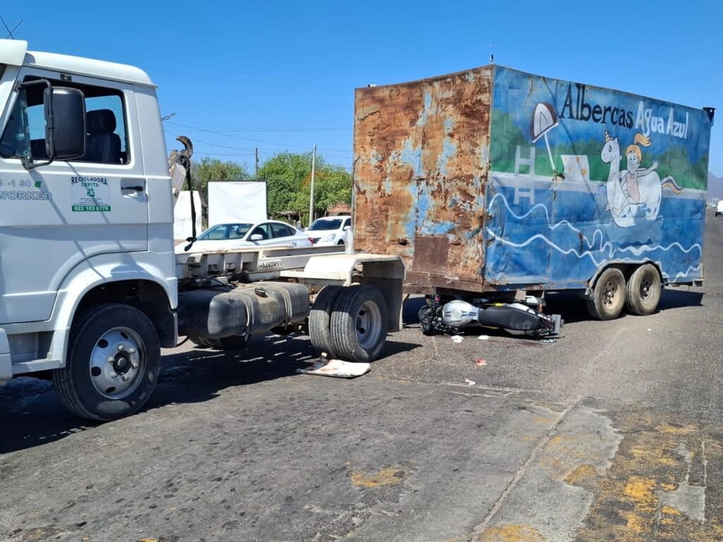 Resultan gravemente lesionados pareja de motociclistas 2 103
