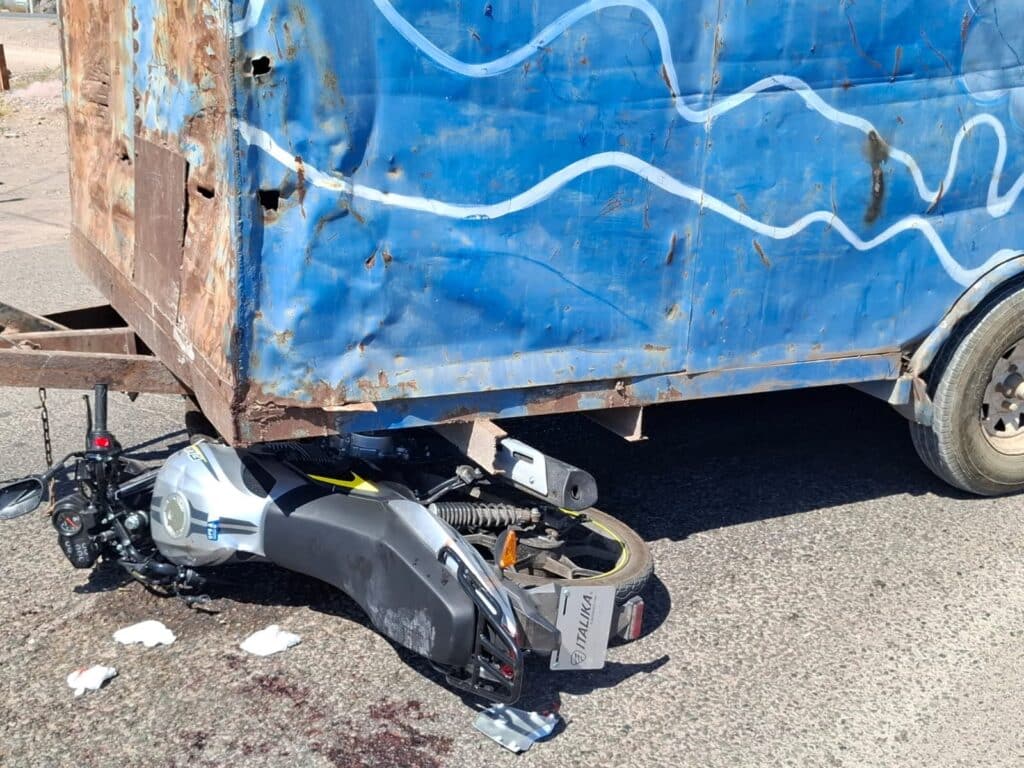 Resultan gravemente lesionados pareja de motociclistas 4 105