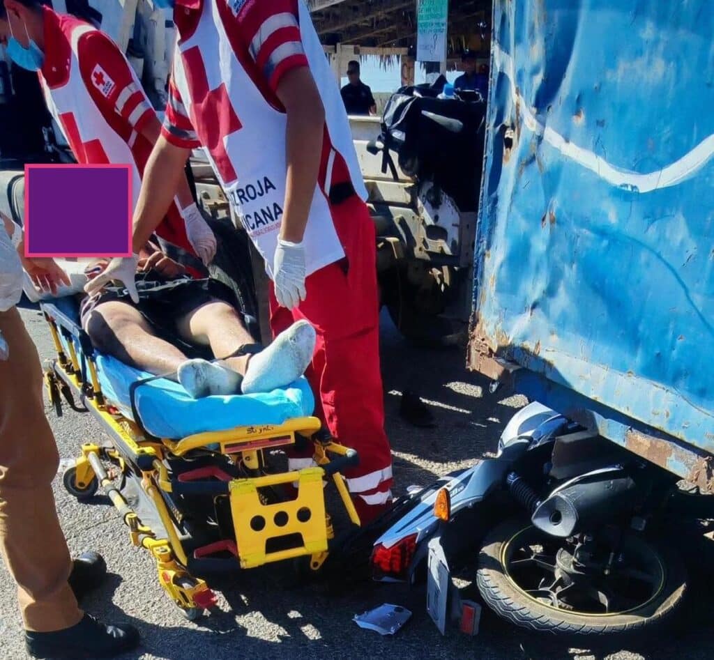 Resultan gravemente lesionados pareja de motociclistas 5 106