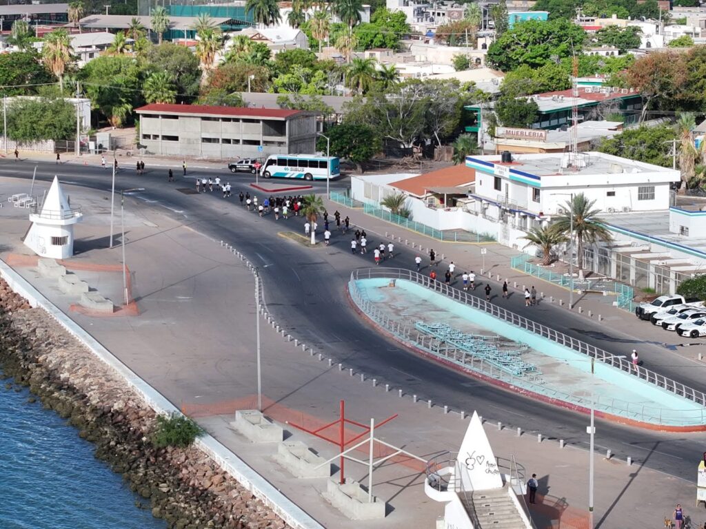 Realiza Semar carrera pedestre 7 164