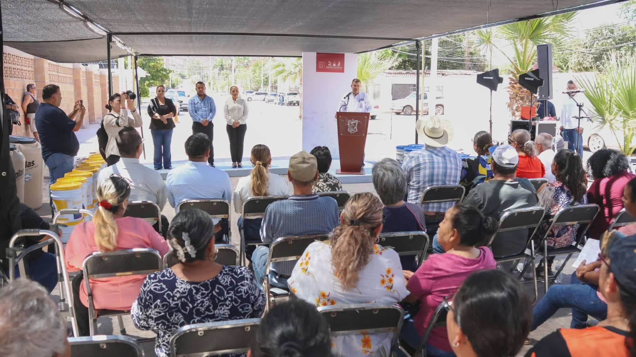Entregan a familias apoyos de “Mejoramiento de vivienda”