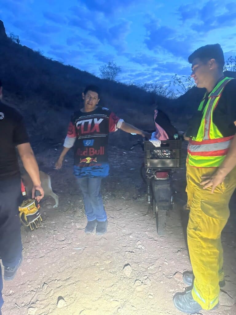Sube hombre a cima de cerro en la colonia Centinela 2 232