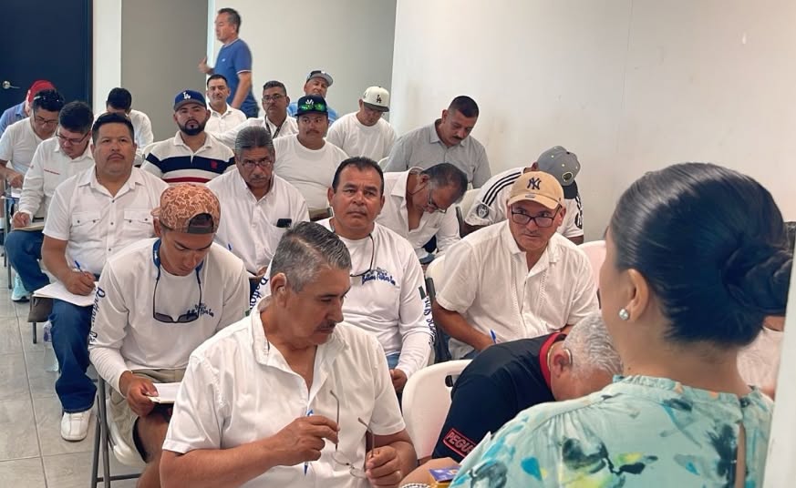 Revisan estado de salud de pescadores 2 241