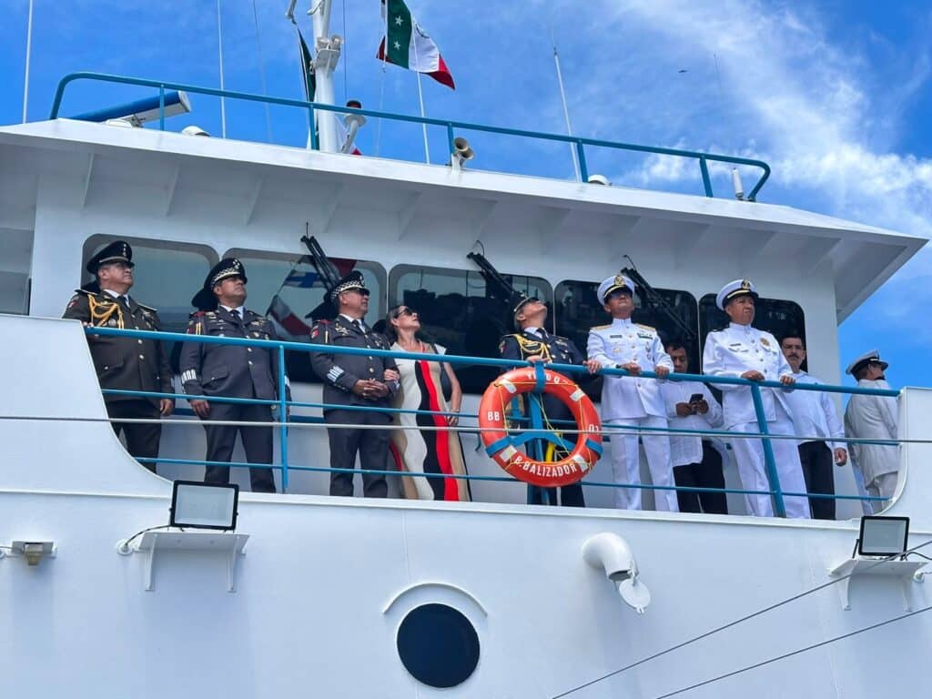 Conmemoran Día de la Marina Nacional en Guaymas 11 28