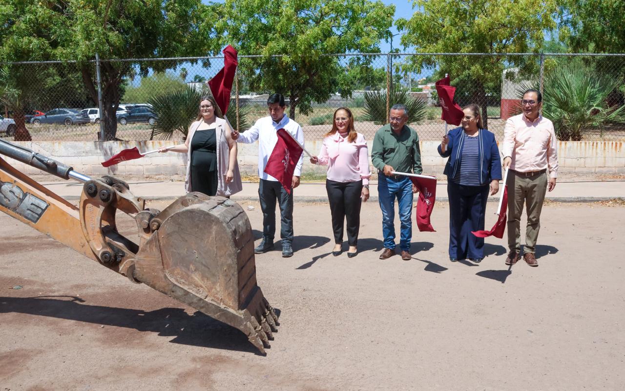 Arranca alcaldesa Karla Córdova obra de pavimentación