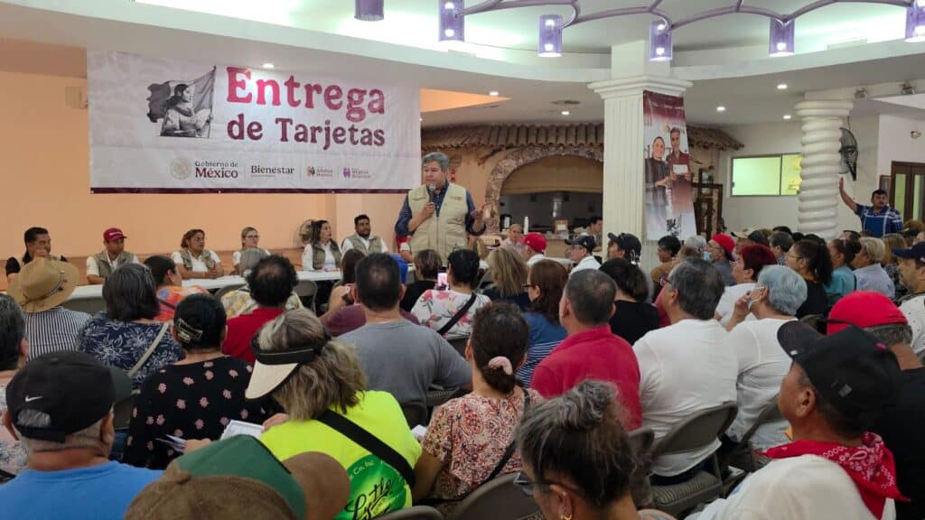 Entregan tarjetas a beneficiarios de Bienestar en Guaymas 3 367
