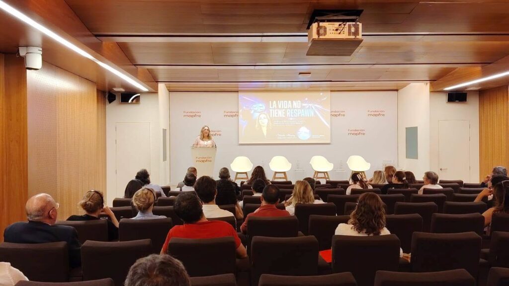 Participa guaymense en foro internacional de vialidad en Madrid España 2 443