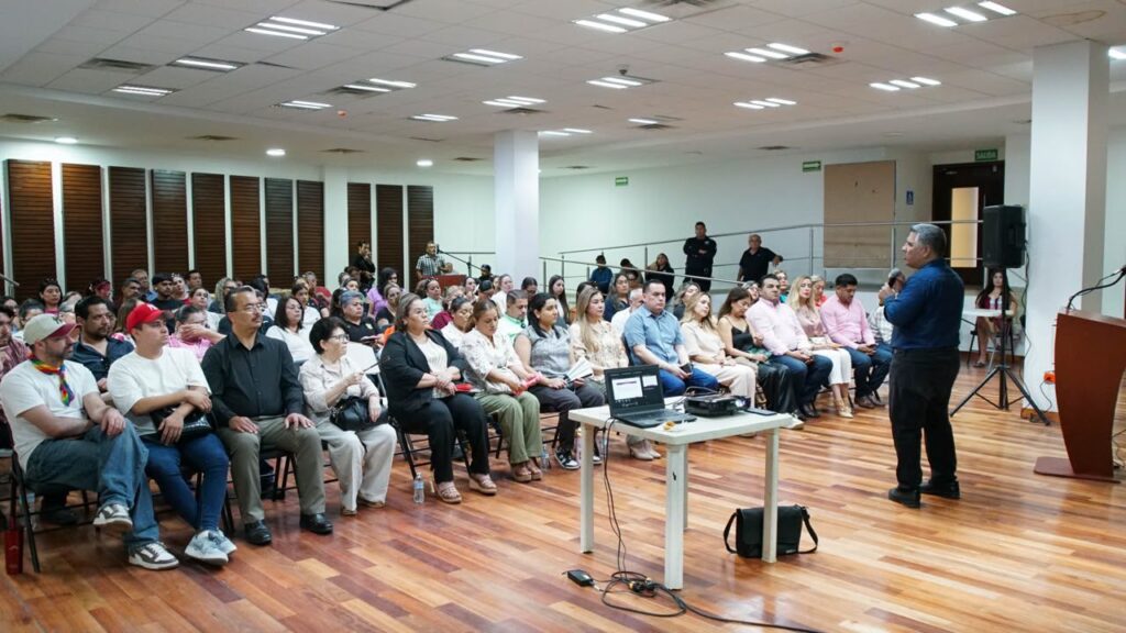 Imparte CEDH taller a funcionarios públicos 2 448