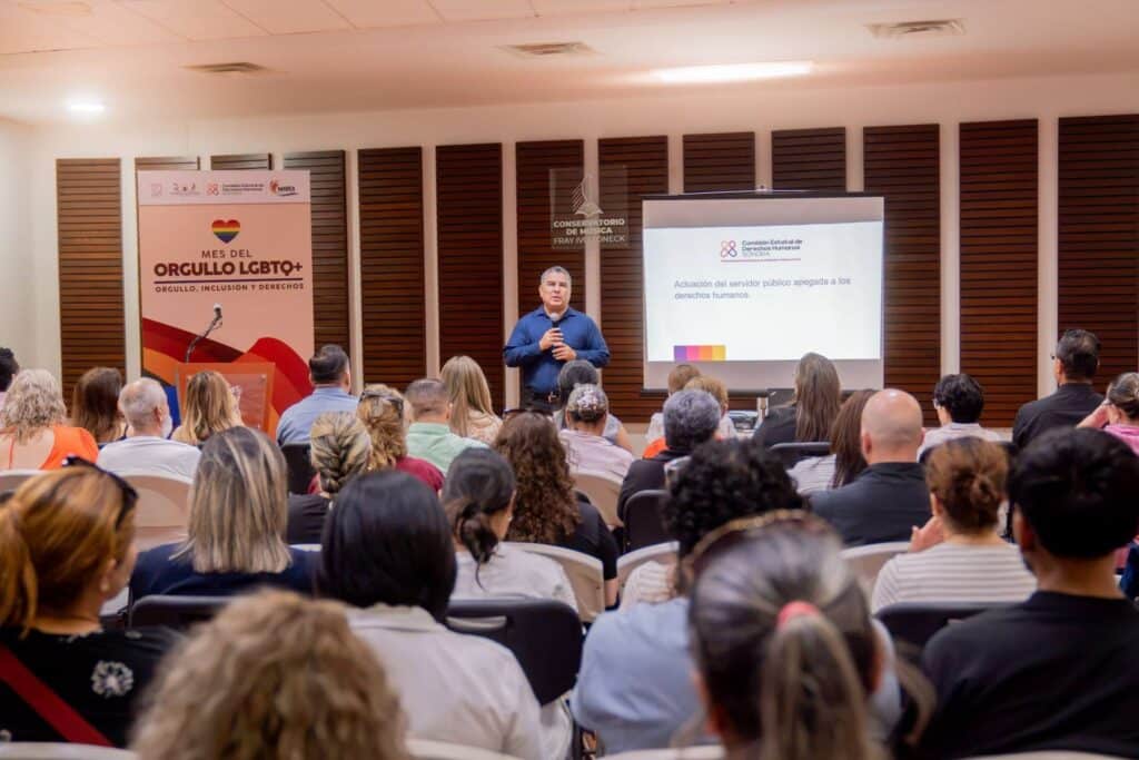 Imparte CEDH taller a funcionarios públicos 5 451
