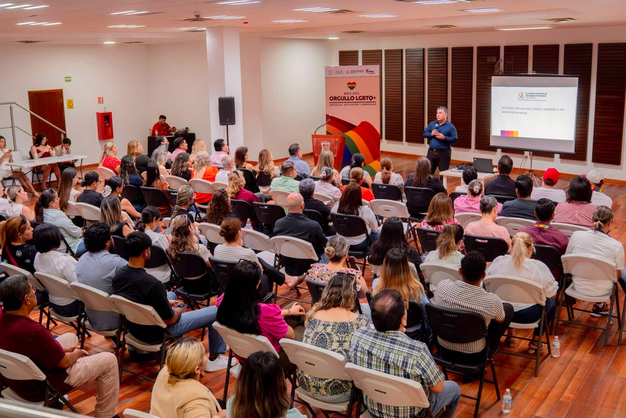 Imparte CEDH taller a funcionarios públicos
