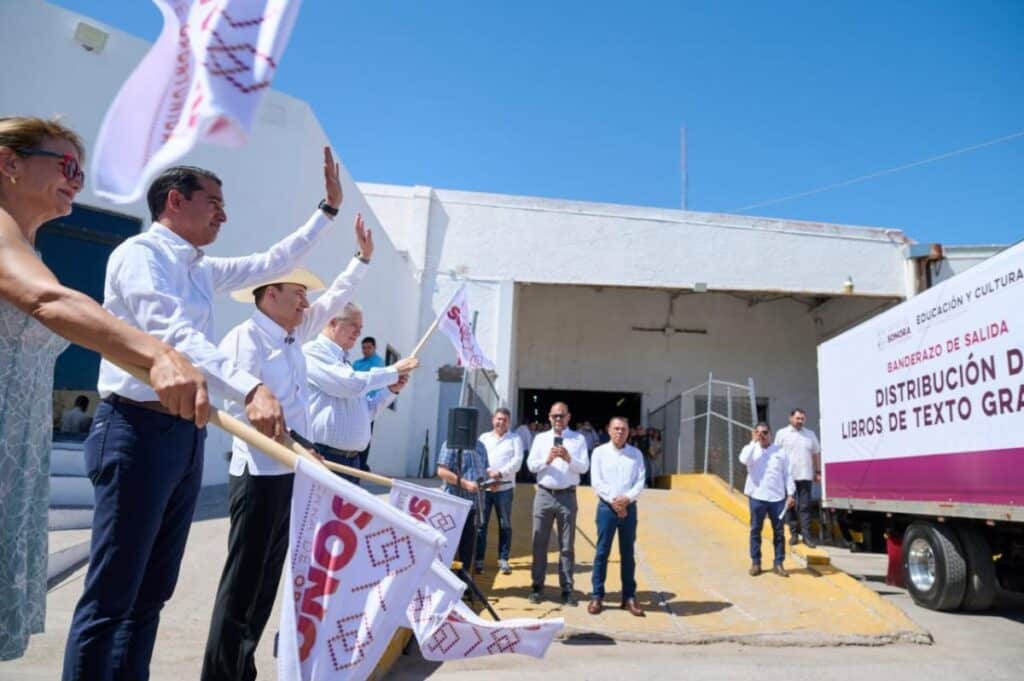 Gobernador Durazo arranca distribución de más de 3.3 millones de libros de texto en escuelas públicas 1 478