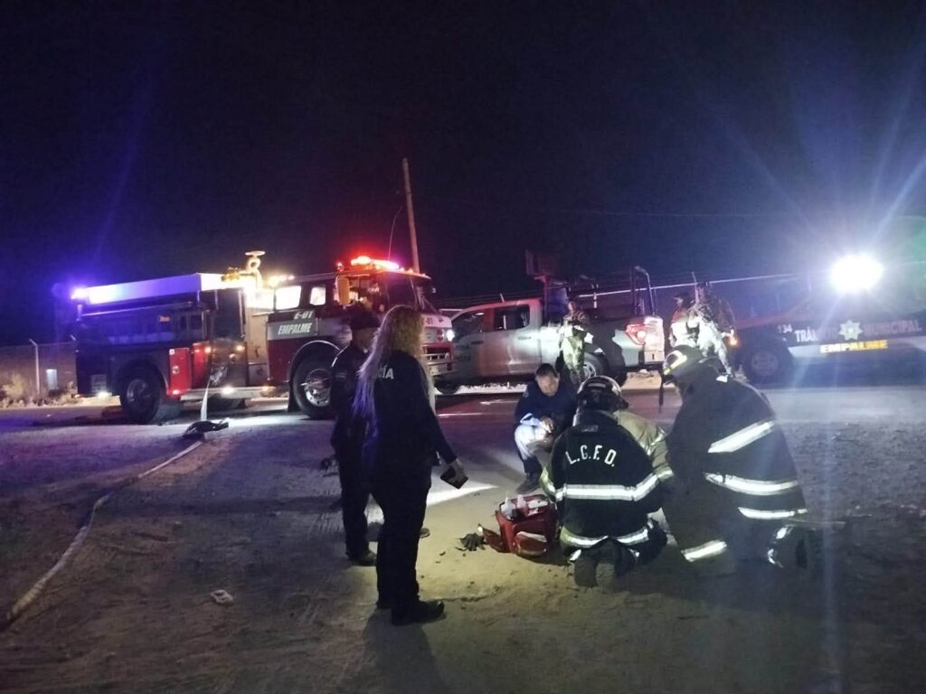 Rescatan a fémina de auto incendiado 1 528