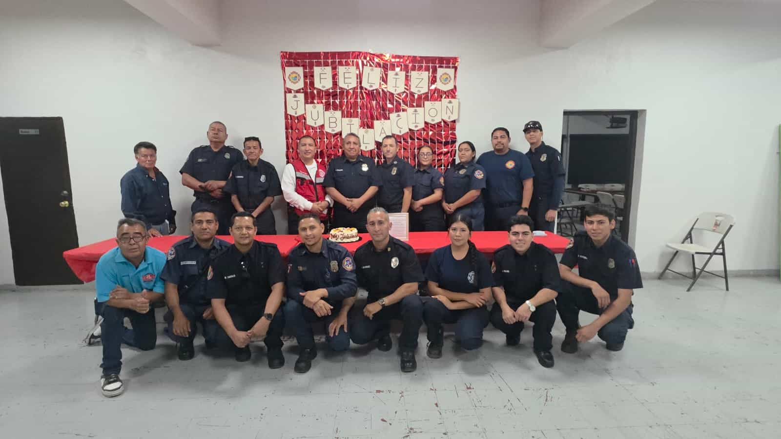 Rinden homenaje a Bombero Jubilado