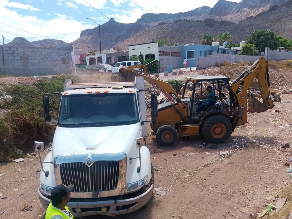 Retira Ayuntamiento de Guaymas más de 327 toneladas de basura y escombro en arroyos 6 688