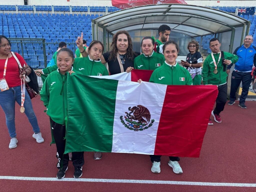 Atleta guaymense se corona campeona mundial de atletismo 3 724158313_1337300678544964_6467698304718497086_n