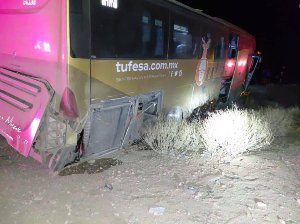 Autobús De Pasajeros Sufre Accidente En Carretera Del Norte De Sonora 3 749