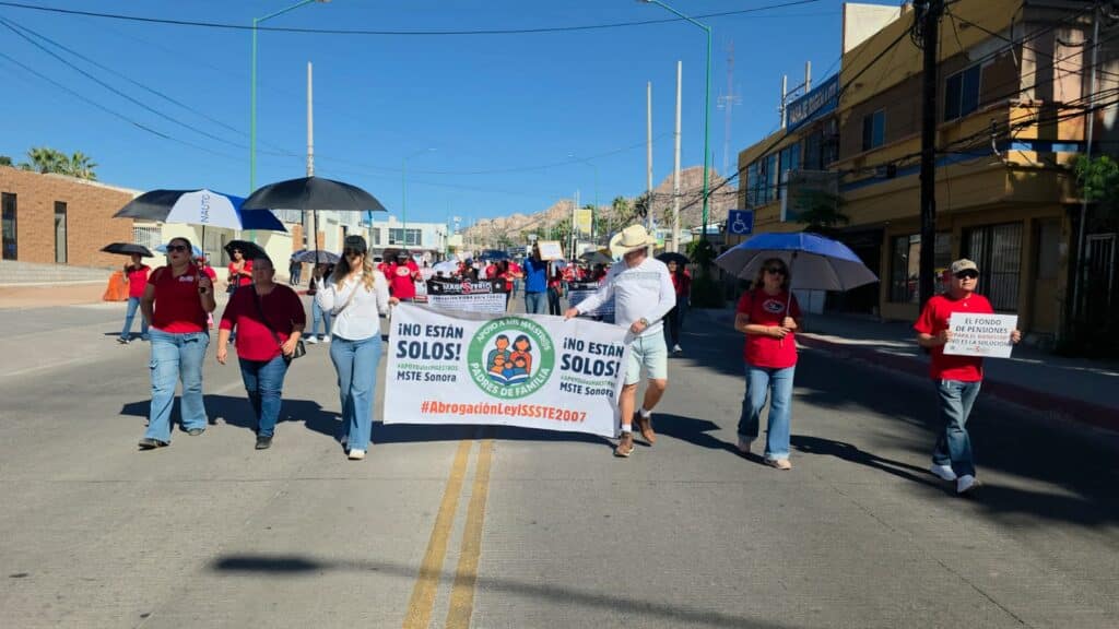 Se mantiene paro laboral educativo en Guaymas y Empalme 15 80