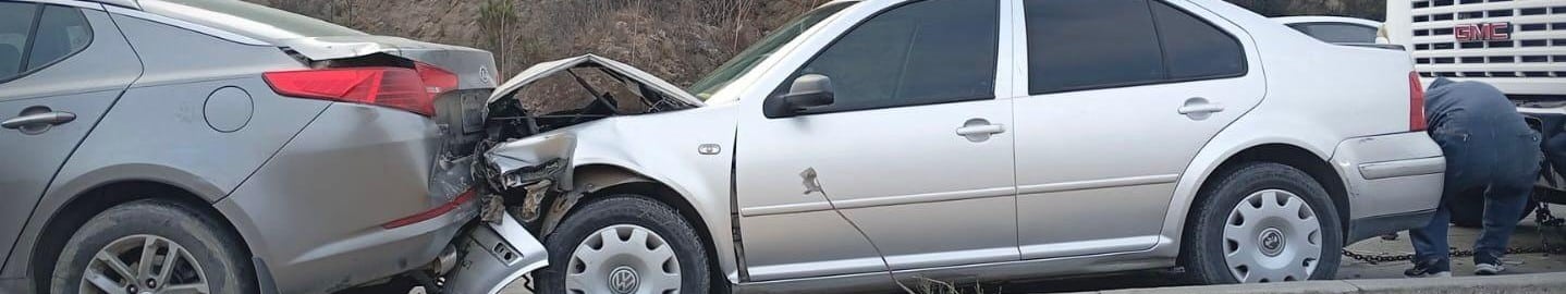 Se registra choque de vehículos