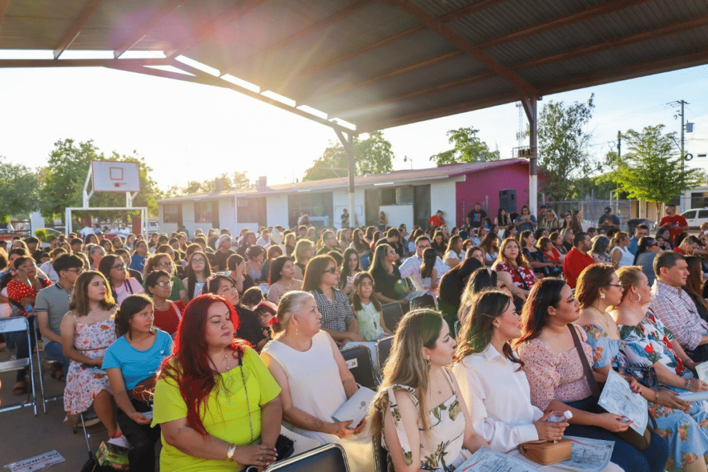 Gobierno de Sonora entrega constancias a beneficiarios del programa “Icatson en tu Colonia” 2 image