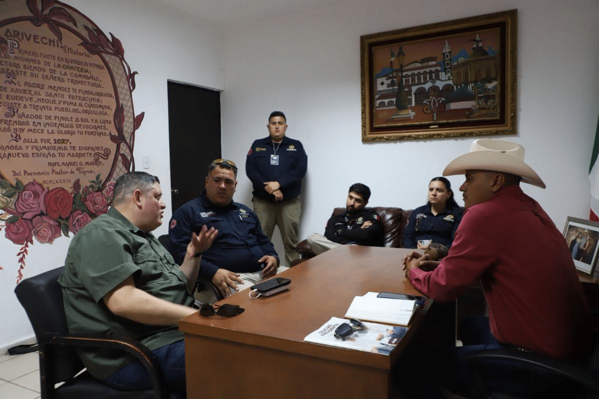 Suman esfuerzos autoridades para el control de incendio forestal en Arivechi