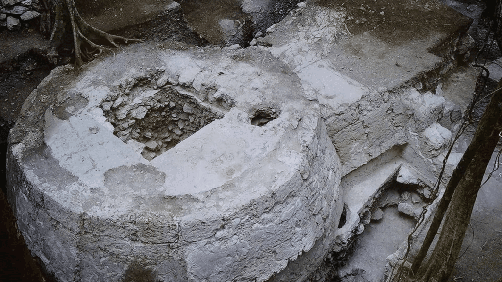 Hallan en el norte de Guatemala una estructura ritual maya de hace 2 mil años 1 image