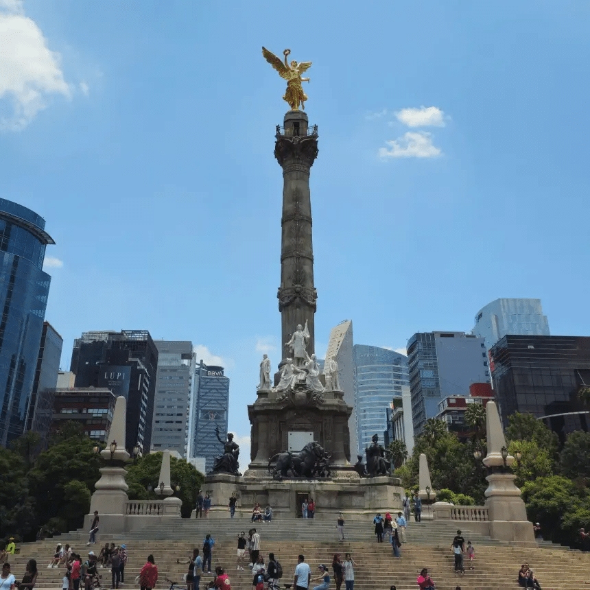 Ángel, la casa de los festejos del Tri desde 1986 1 image