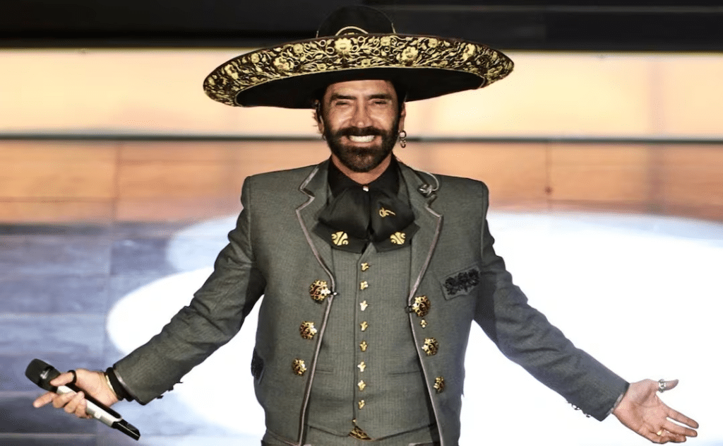 Alejandro Fernández aclara polémica por el aspecto de su lengua 1 Alejandro