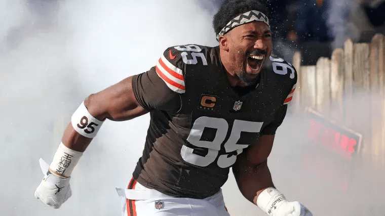 NFL sorprende con los fichajes de Myles Garrett y A.J. Brown 1 image