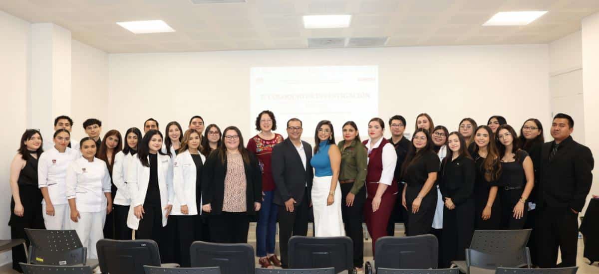 Gobierno de Sonora reconoce a estudiantes que culminan su servicio social en Isssteson