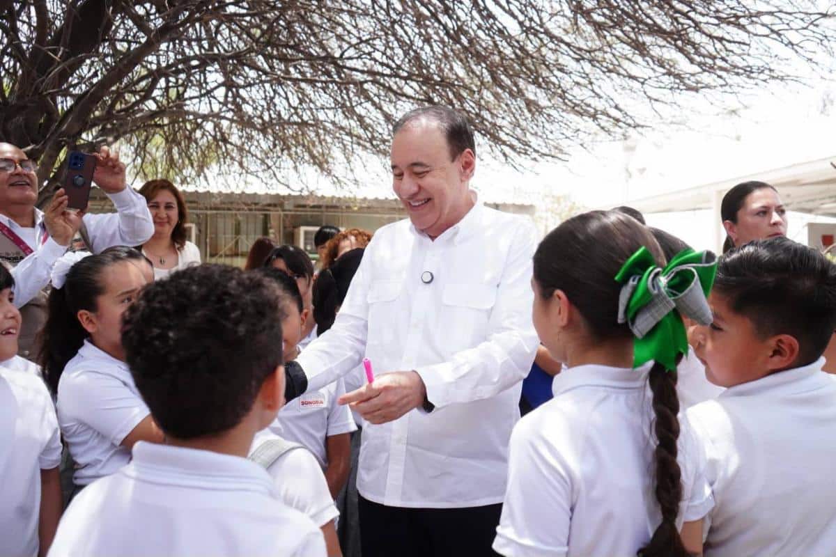 Bazar Escolar de DIF beneficia economía de familias para siguiente regreso a clases