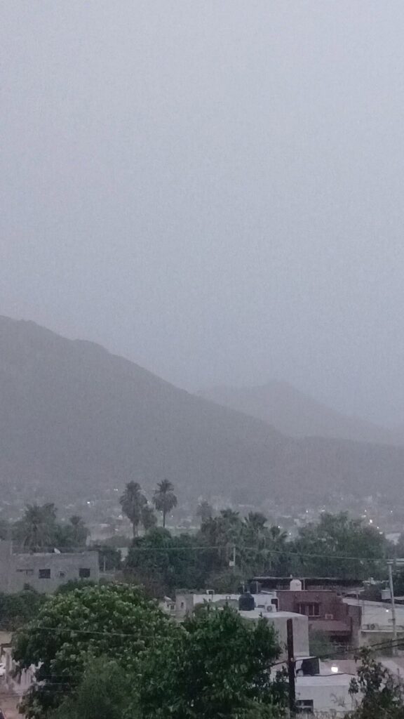 Llega remanente de tormenta de arena a la región 4 377 - copia