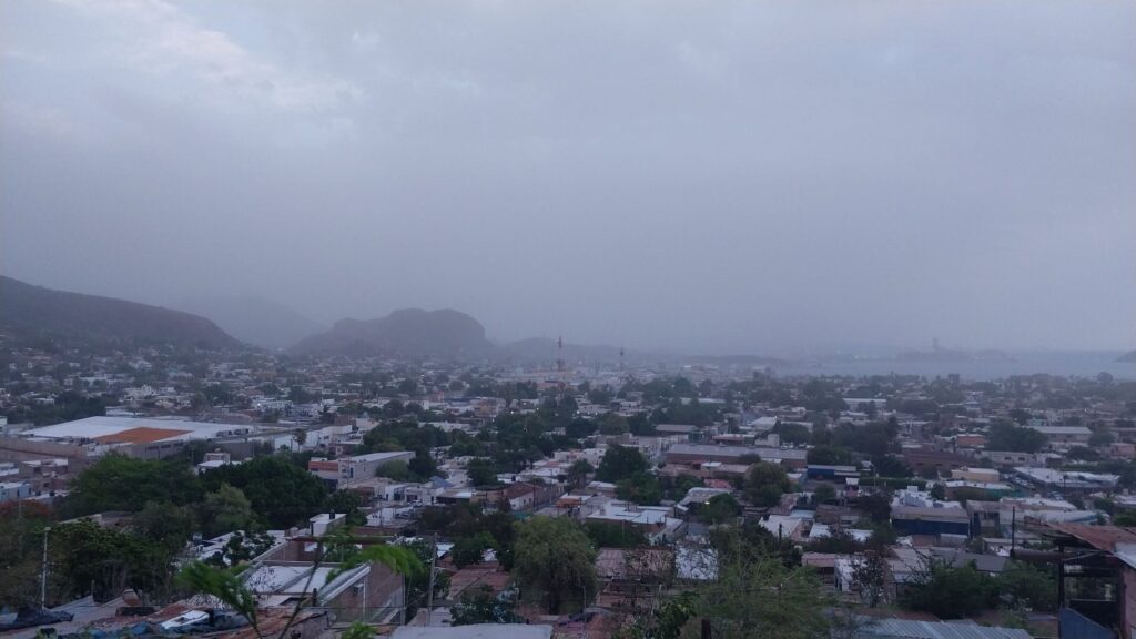 Llega remanente de tormenta de arena a la región 7 380 - copia