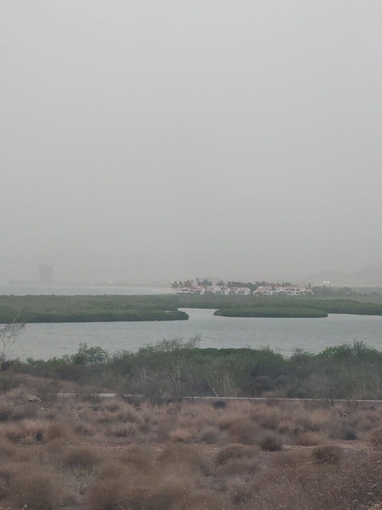 Llega remanente de tormenta de arena a la región 10 383 - copia