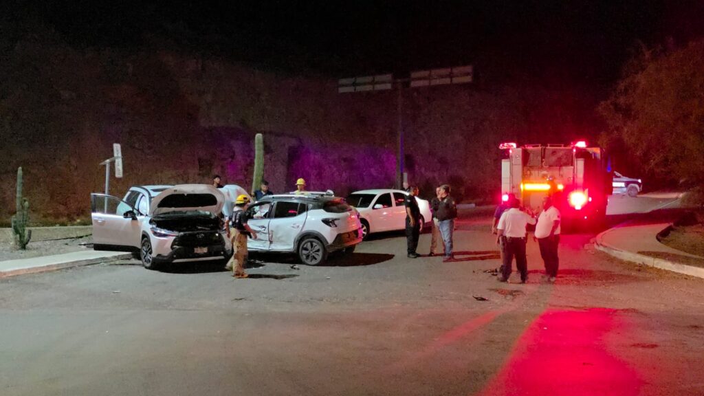 Resultan lesionados conductora y su hijo 1 588