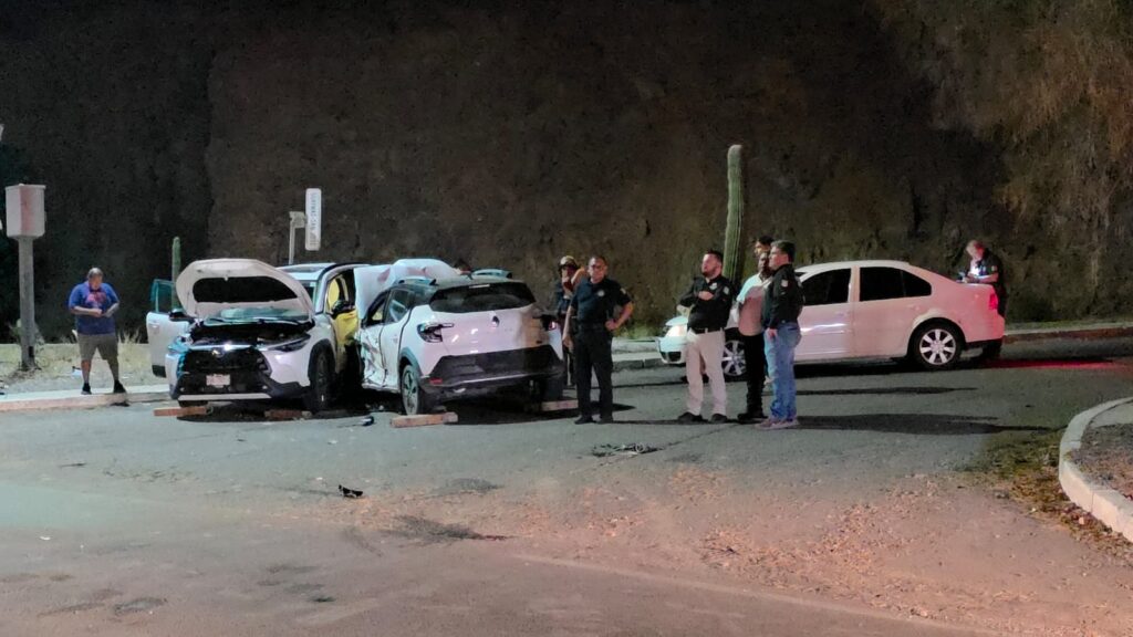 Resultan lesionados conductora y su hijo 5 593