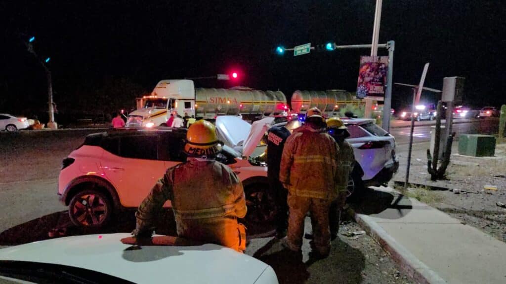 Resultan lesionados conductora y su hijo 7 595