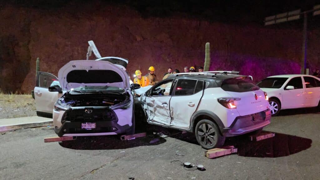 Resultan lesionados conductora y su hijo 11 599