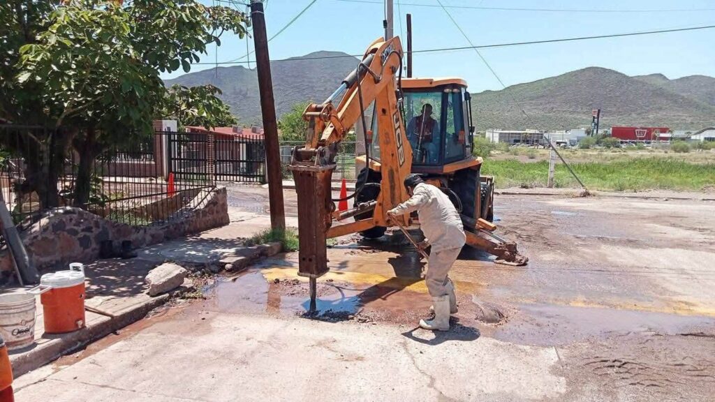 Fuga de agua potable afecta distribución en la ciudad 1 609