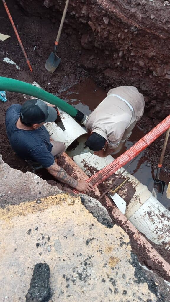 Fuga de agua potable afecta distribución en la ciudad 6 614